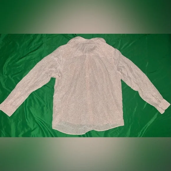 Rails Kate 100% Silk Animal Print Patterned Button-Down Shirt size Large- Flaw - Picture 3 of 12